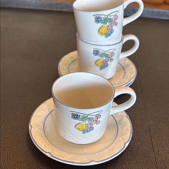 Vina FERA Durasafe Dinnerware Japan Cream Mug Set with Floran Design - Picture 3 of 7